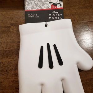 Mickey silicone oven mitt